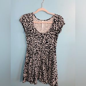 Medium aeropostale patterned dress